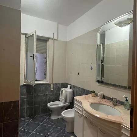 Ales' Apartment Durrës